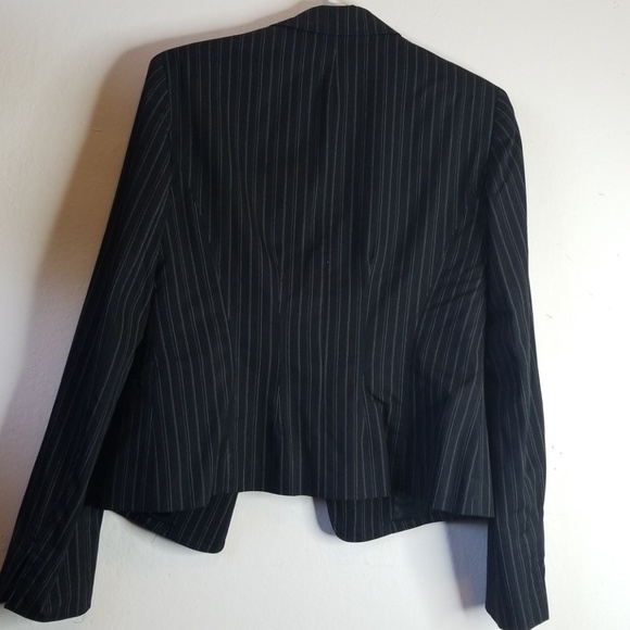 Blazer - Picture 4 of 4